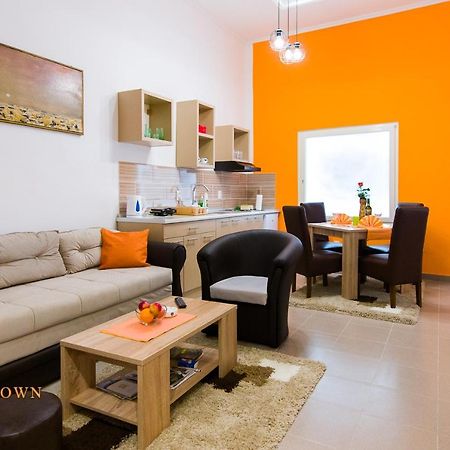 Downtown Lux Apartments, סובוטיקה מראה חיצוני תמונה